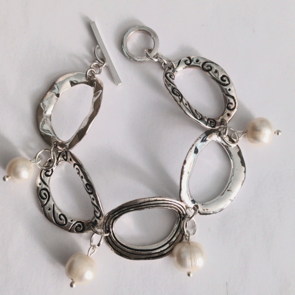 Silver Link & Genuine Pearl Dangle Charm Bracelet, New, White. Toggle, 7"